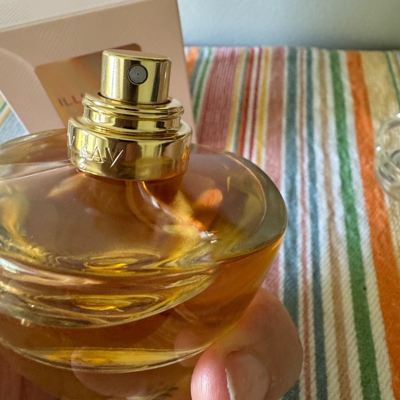 Mary Kay Illuminea Gold Perfume - Picture 3 of 5